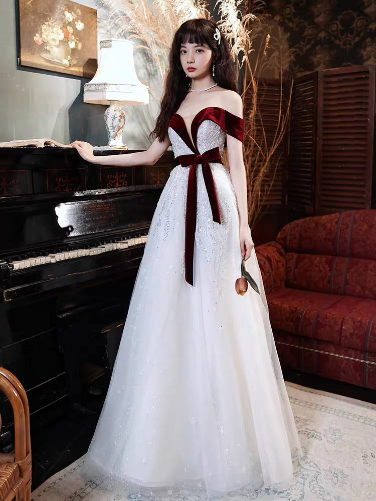 Béatrice Gown