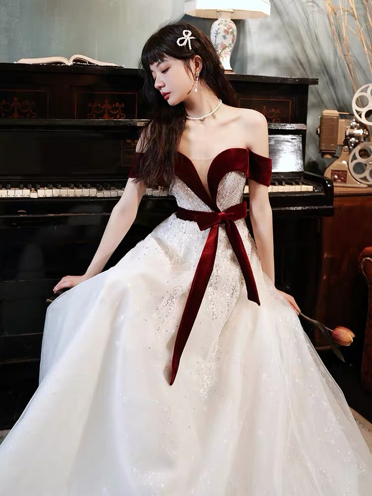 Béatrice Gown